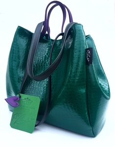 Emerald Croc Magic Ring Handbag & tote